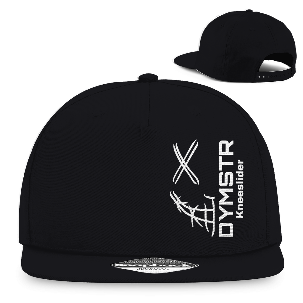 Schwarze DYMSTR SnapBack für Motorradfahrer mit weißem Firmenlogo „DYMSTR / DymoStar“ auf der Vorderseite.